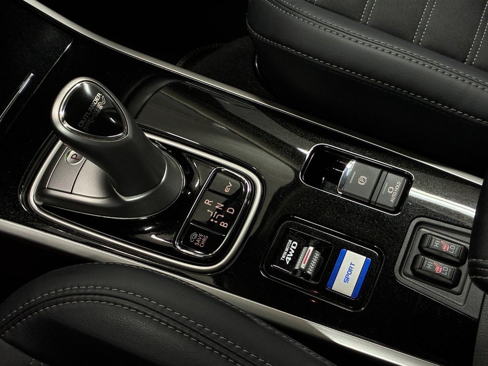 Mitsubishi Outlander 2,4 PHEV Intense CVT 4WD 5d