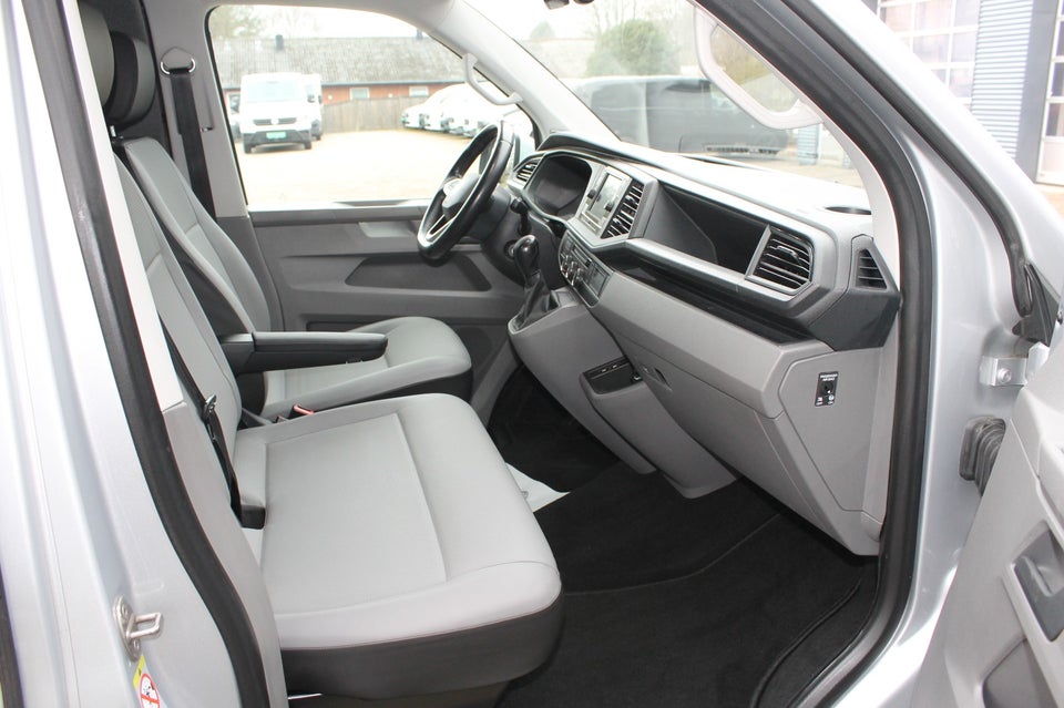 VW Transporter 2,0 TDi 150 Kassevogn DSG kort