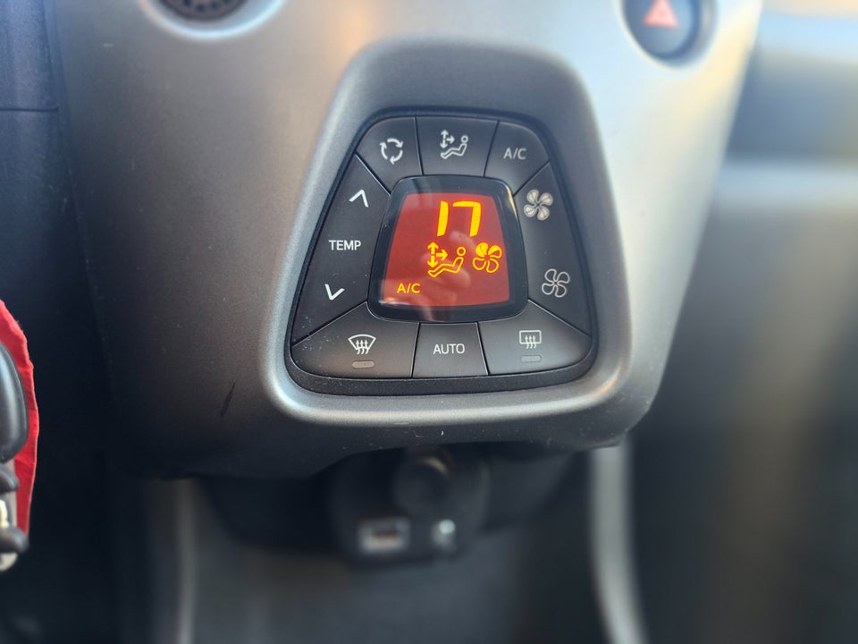 Toyota Aygo 1,0 VVT-i x-cite 5d