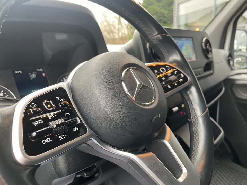 Mercedes Sprinter 319 3,0 CDi A2 Kassevogn aut. RWD