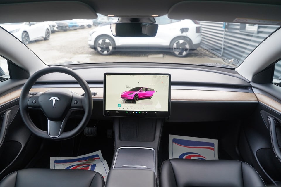 Tesla Model 3 RWD 4d