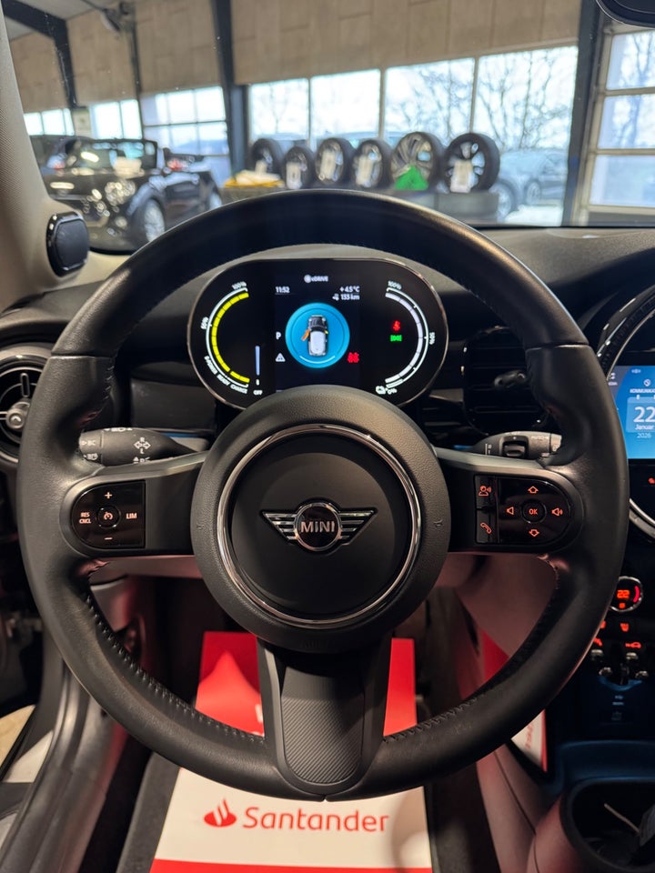 MINI Cooper SE Maximise 3d