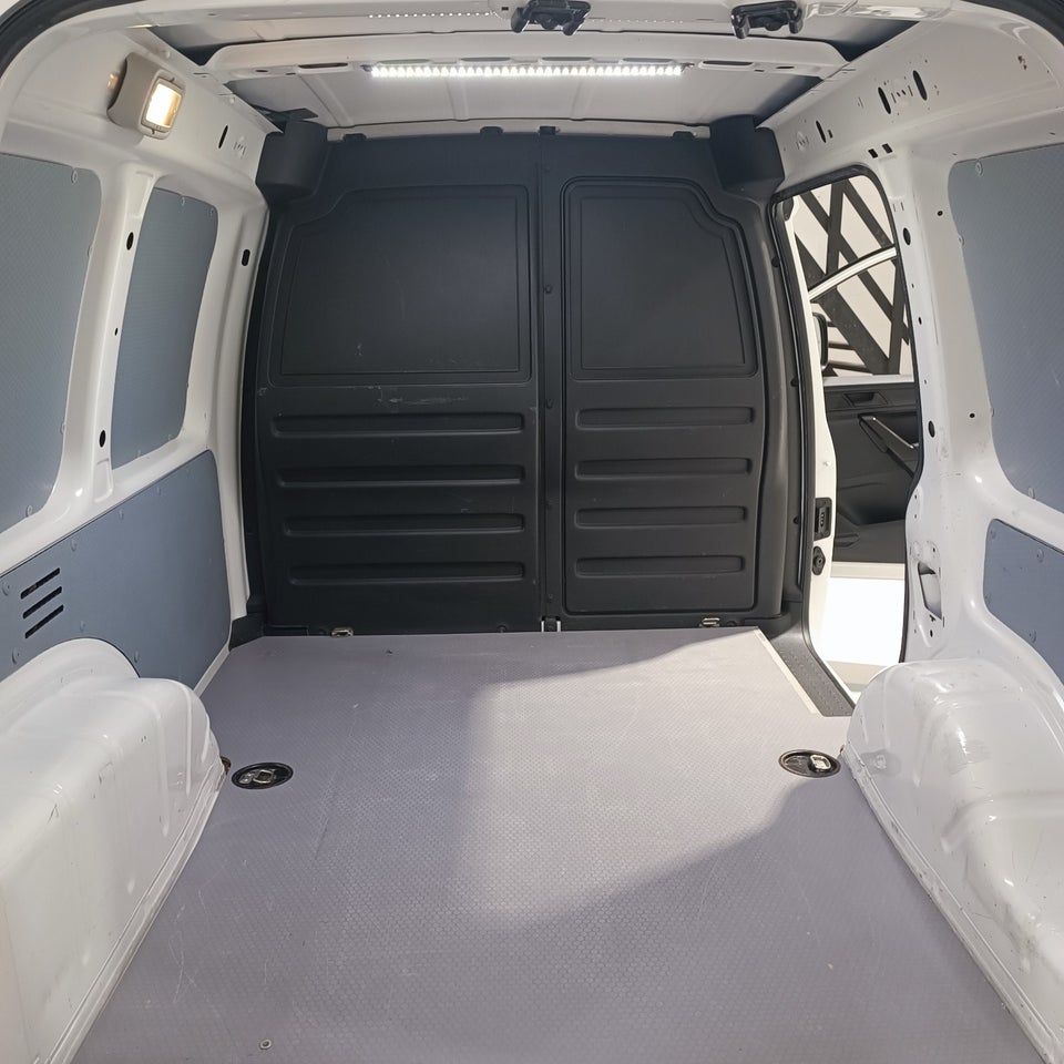 VW Caddy 2,0 TDi 102 BMT Van 4d
