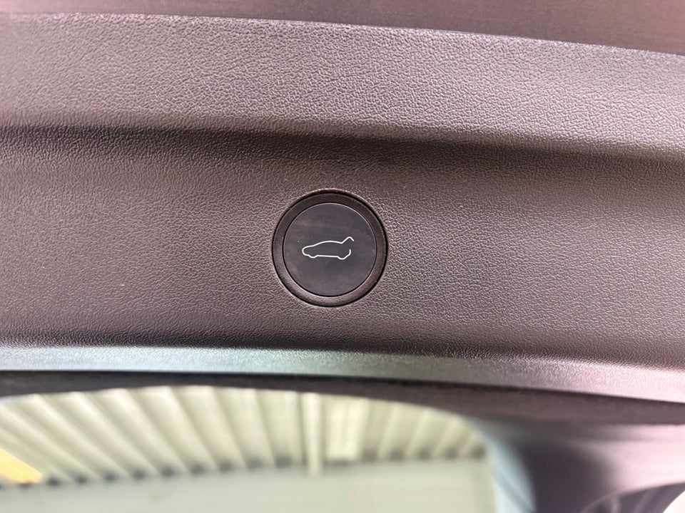 Tesla Model Y RWD 5d