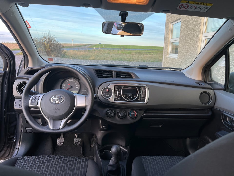 Toyota Yaris 1,0 VVT-i T1 5d