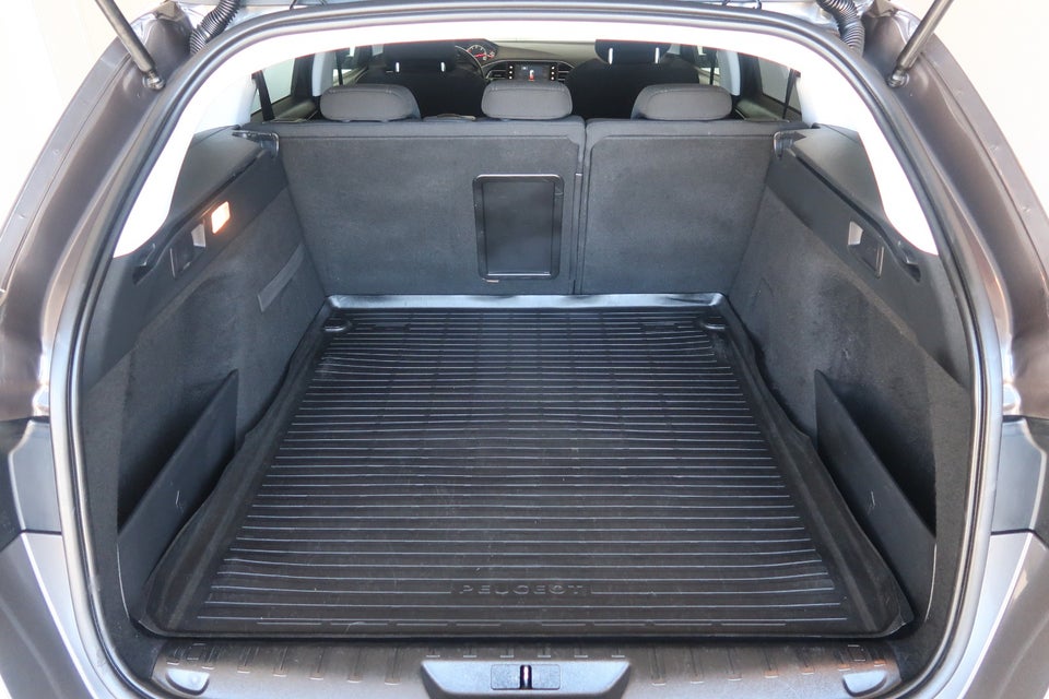 Peugeot 308 1,6 BlueHDi 120 Allure SW 5d