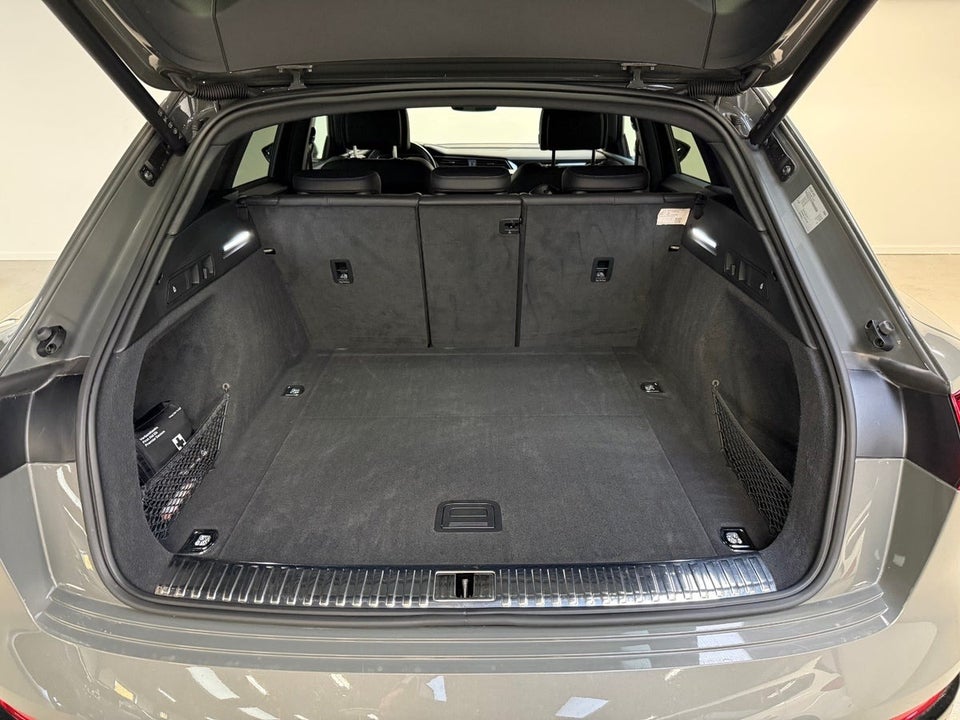 Audi Q8 e-tron 50 S-line quattro 5d