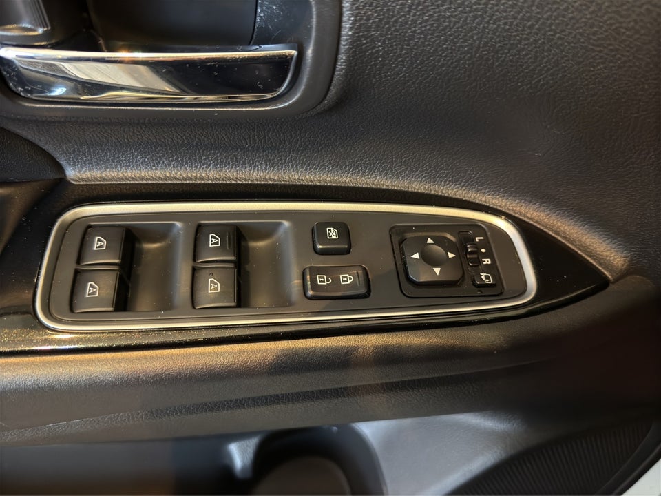 Mitsubishi Outlander 2,4 PHEV Invite CVT 4WD 5d