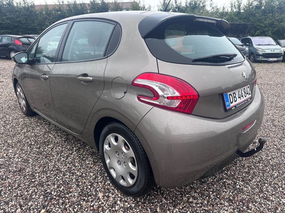 Peugeot 208 1,4 e-HDi 68 Access ESG 5d