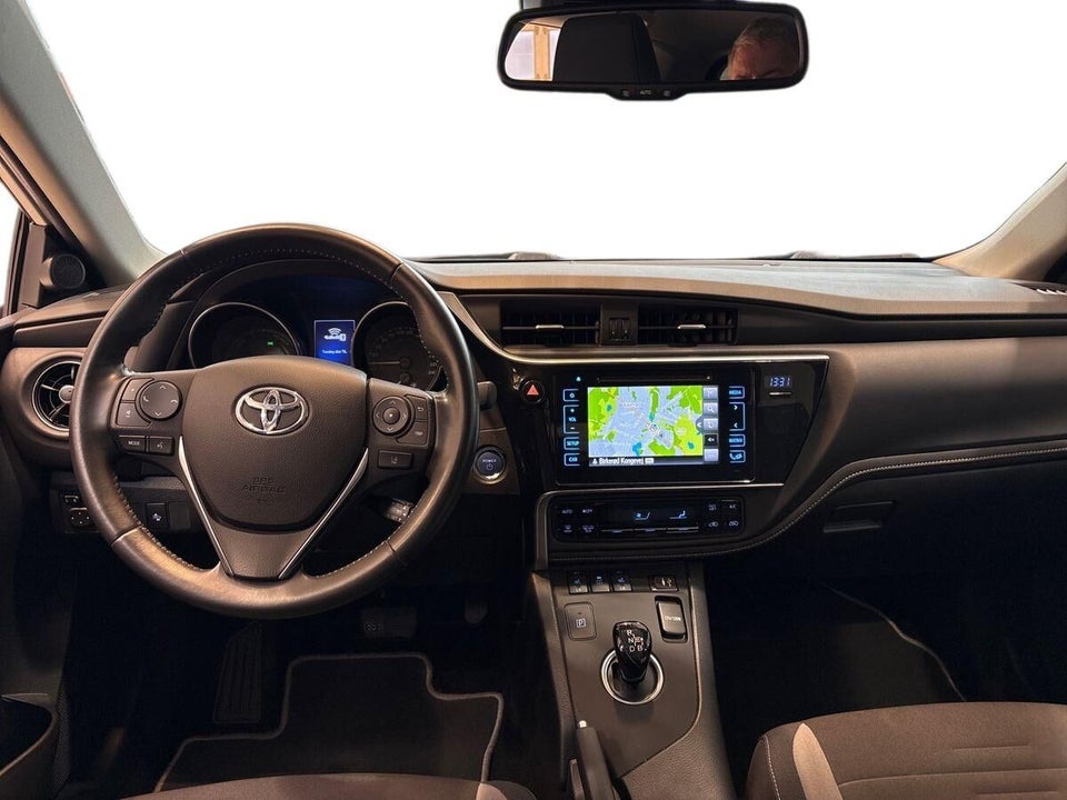 Toyota Auris 1,8 Hybrid H2 Style CVT 5d