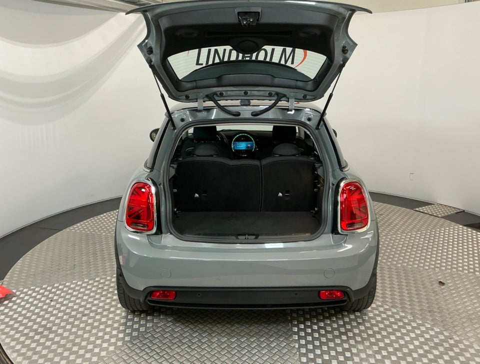 MINI Cooper SE Essential 3d