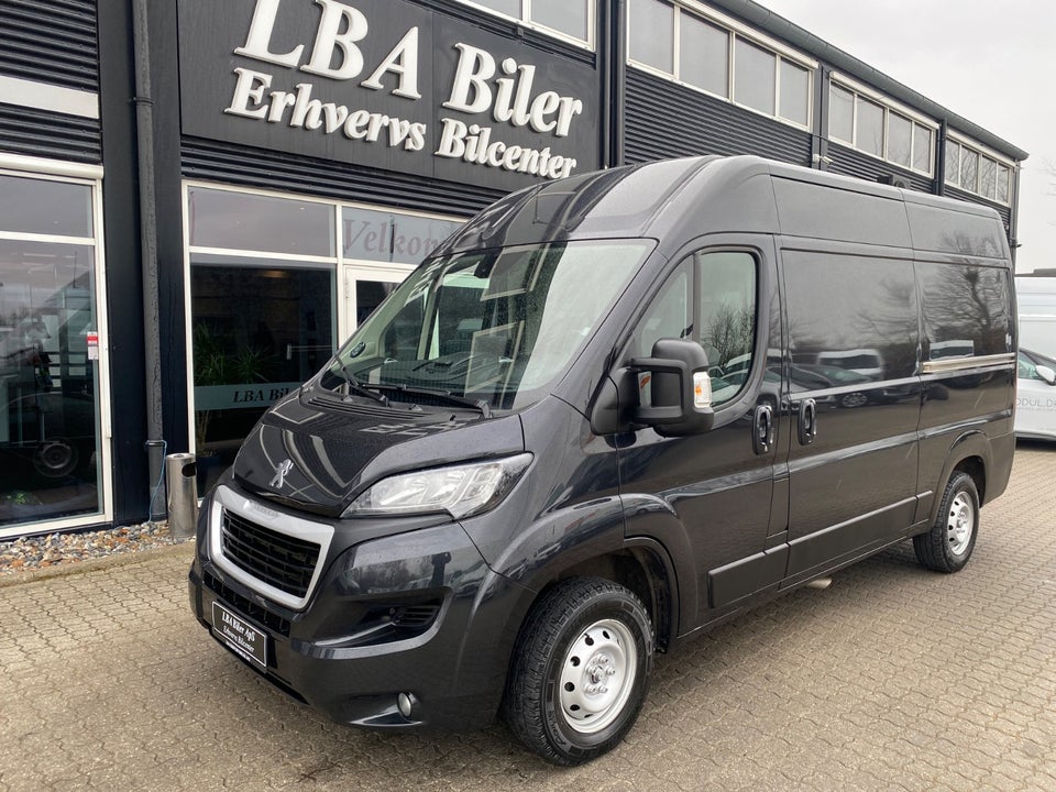 Peugeot Boxer 335 2,2 BlueHDi 165 L2H2 Ultimate