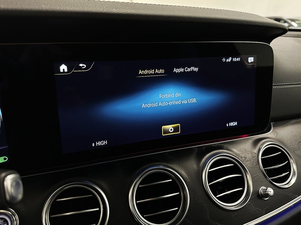 Mercedes E300 de 2,0 AMG Line stc. aut. 5d