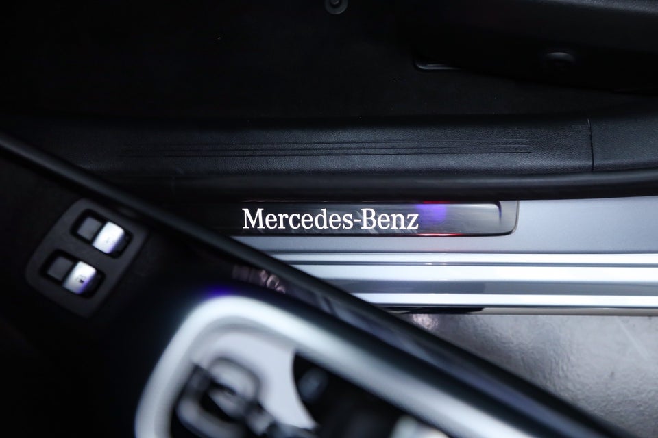 Mercedes E300 e 2,0 AMG Line stc. aut. 5d