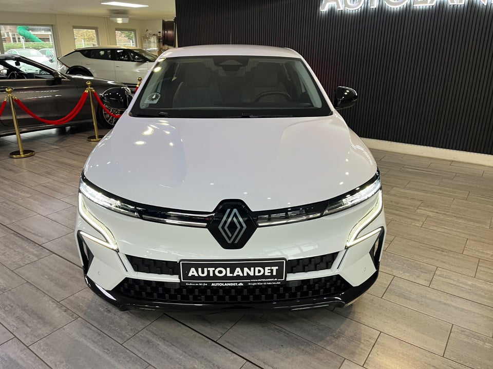 Renault Megane E-Tech 40 Equilibre 5d
