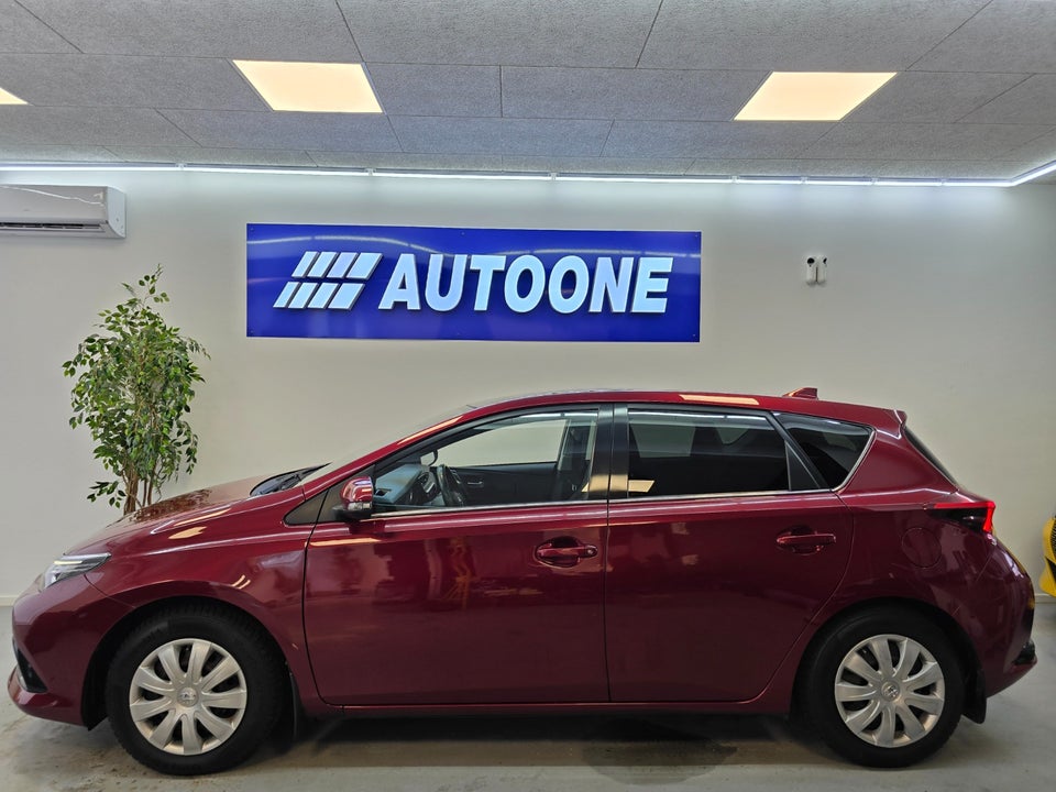 Toyota Auris 1,2 T T2 Style 5d