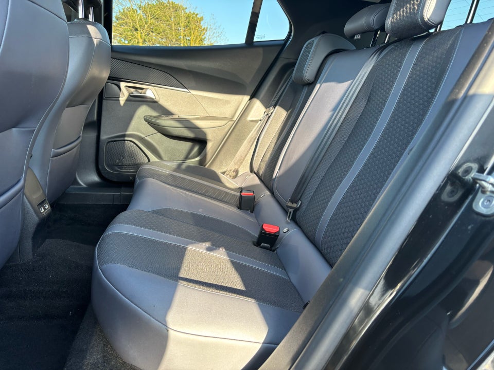 Peugeot 2008 1,5 BlueHDi 100 Allure Pack 5d