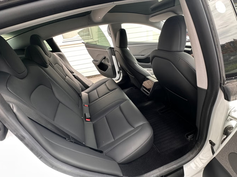Tesla Model 3 Long Range RWD 4d