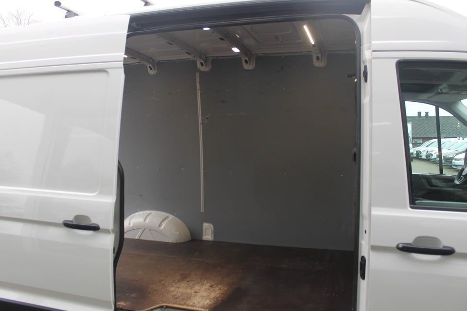 VW Crafter 30 2,0 TDi 177 Kassevogn L3H2 4Motion