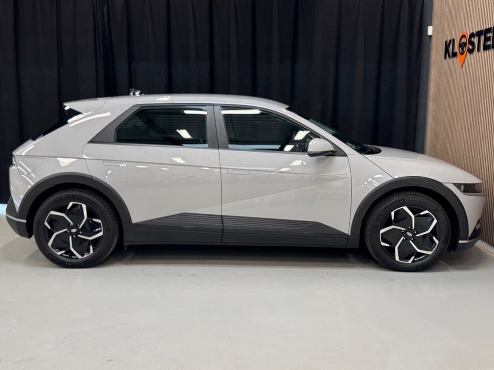 Hyundai Ioniq 5 77 Essential AWD 5d