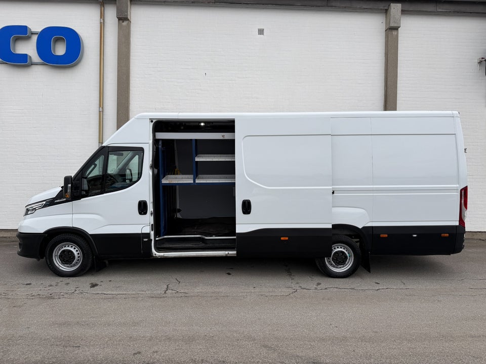 Iveco Daily 2,3 35S16 16m³ Van AG8
