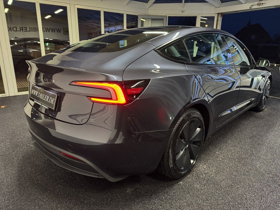 Tesla Model 3 RWD 4d