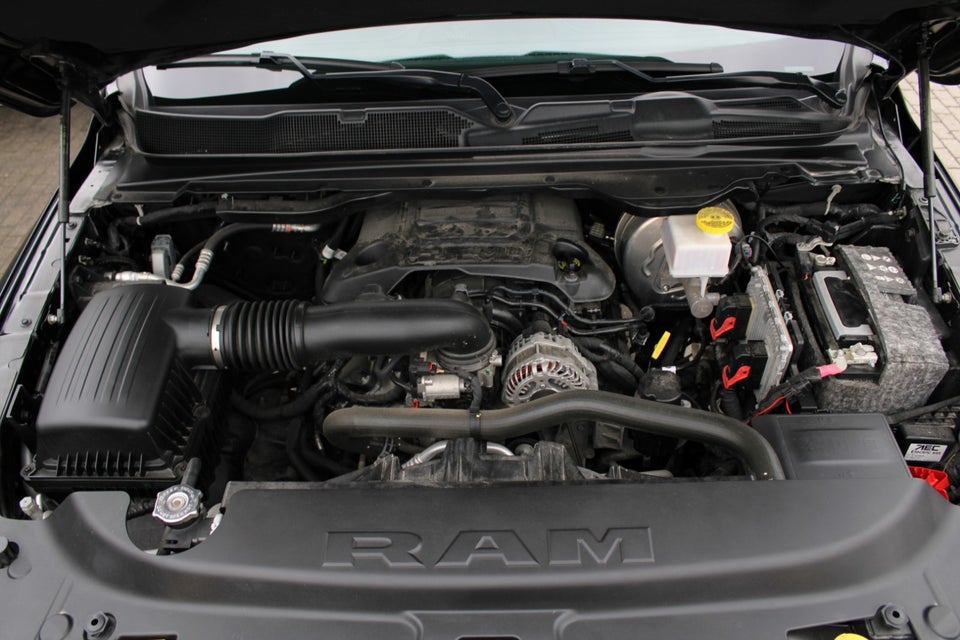 Dodge RAM 1500 5,7 V8 Hemi Limited Black Appear. 4d