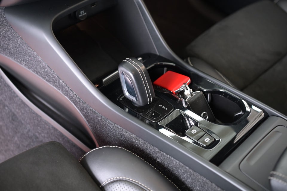 Volvo XC40 2,0 D4 190 R-Design aut. AWD 5d