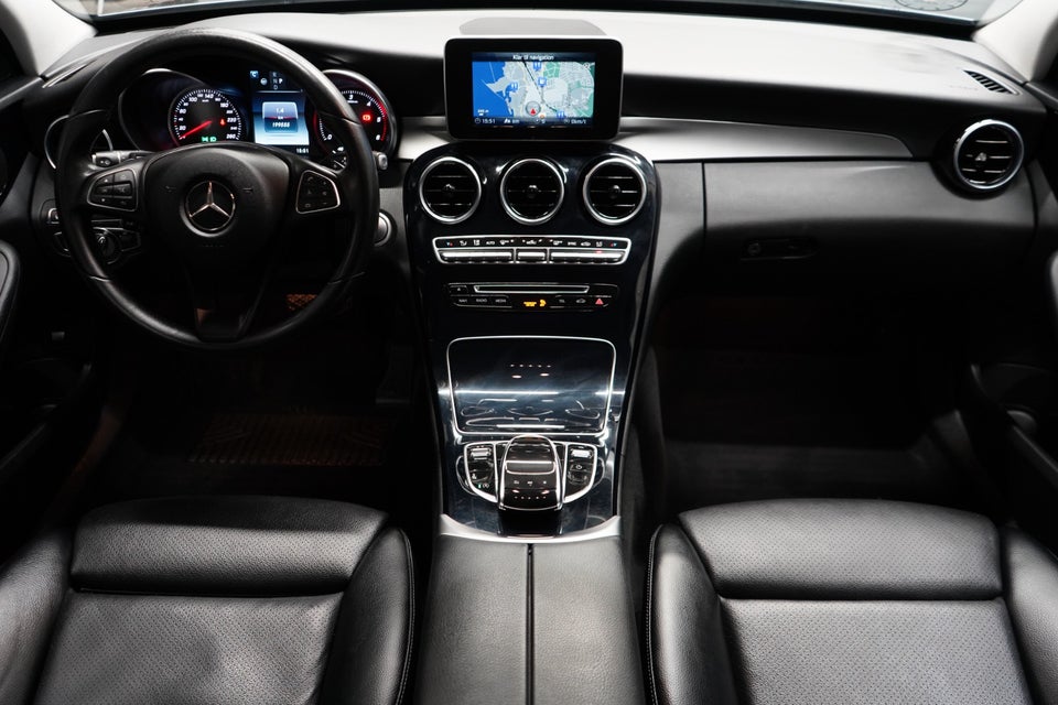 Mercedes C220 d 2,2 AMG Line stc. aut. 5d