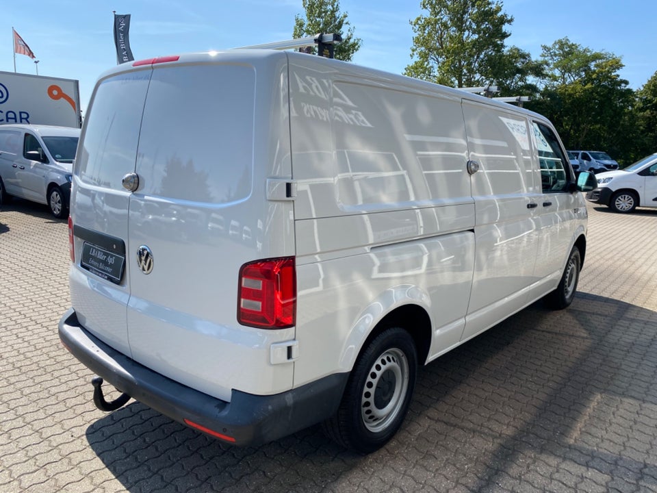 VW Transporter 2,0 TDi 102 Kassevogn lang