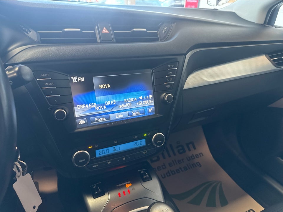 Toyota Avensis 1,8 VVT-i T2 Premium Touring Sports 5d