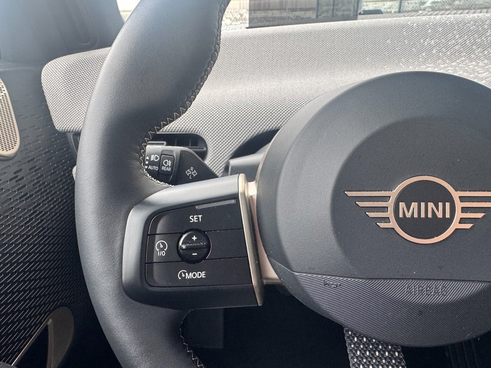 MINI Cooper E Favoured Trim L 3d