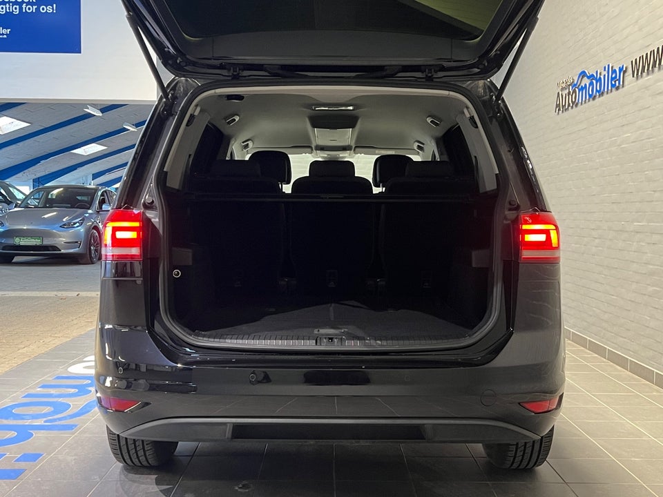 VW Touran 1,6 TDi 115 IQ.Drive DSG 7prs 5d