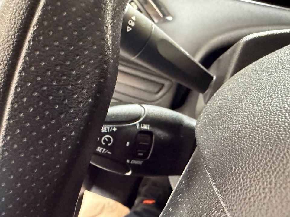 Peugeot 208 1,0 VTi Active 5d