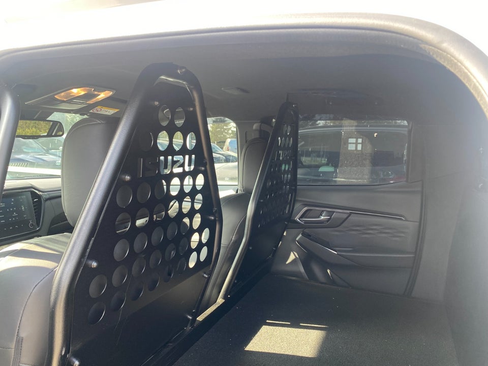 Isuzu D-Max 1,9 TD 163 Crew Cab Exclusive aut. 4d