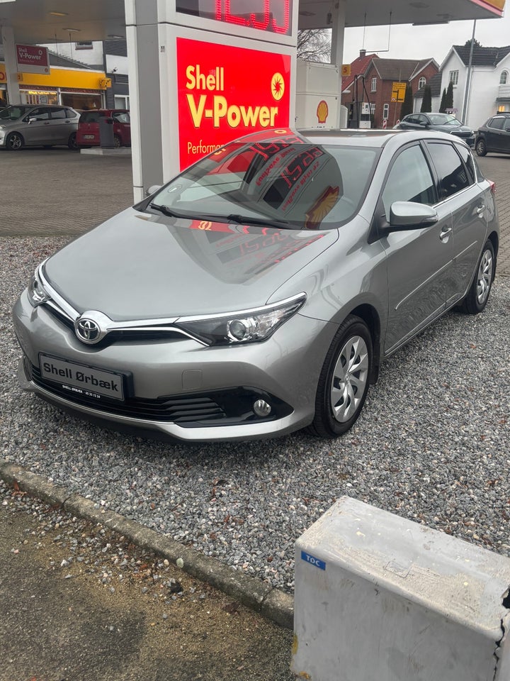Toyota Auris 1,2 T T2 5d