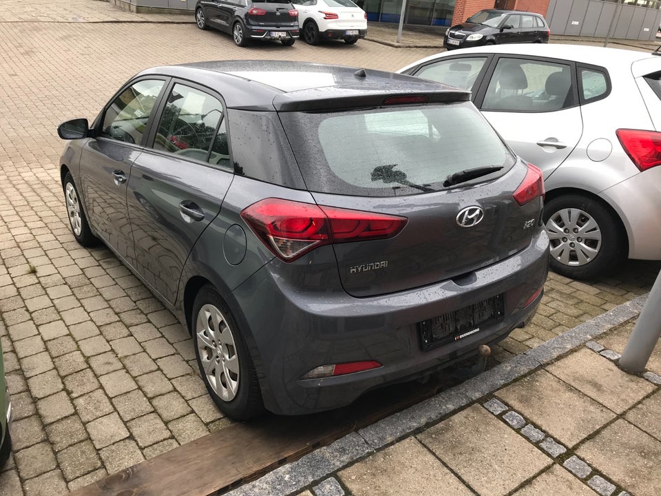 Hyundai i20 1,25 Passion 5d