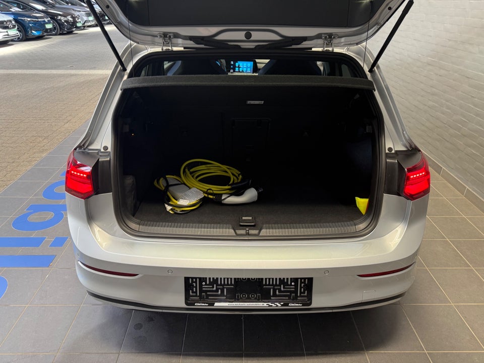 VW Golf VIII 1,4 GTE DSG 5d