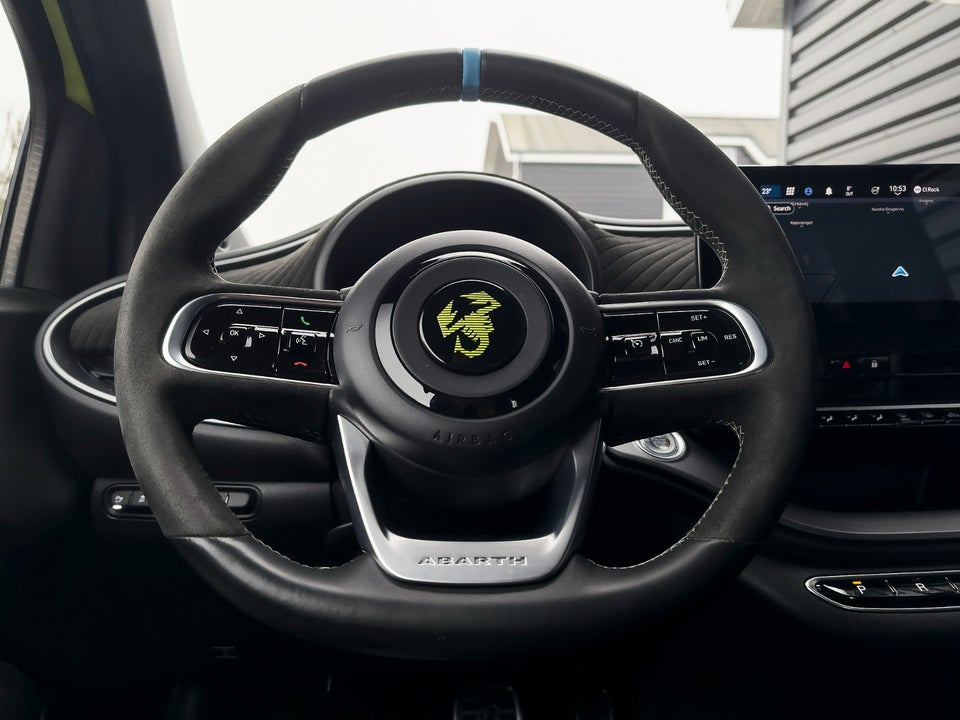 Abarth 500e Scorpionissima Cabrio 2d