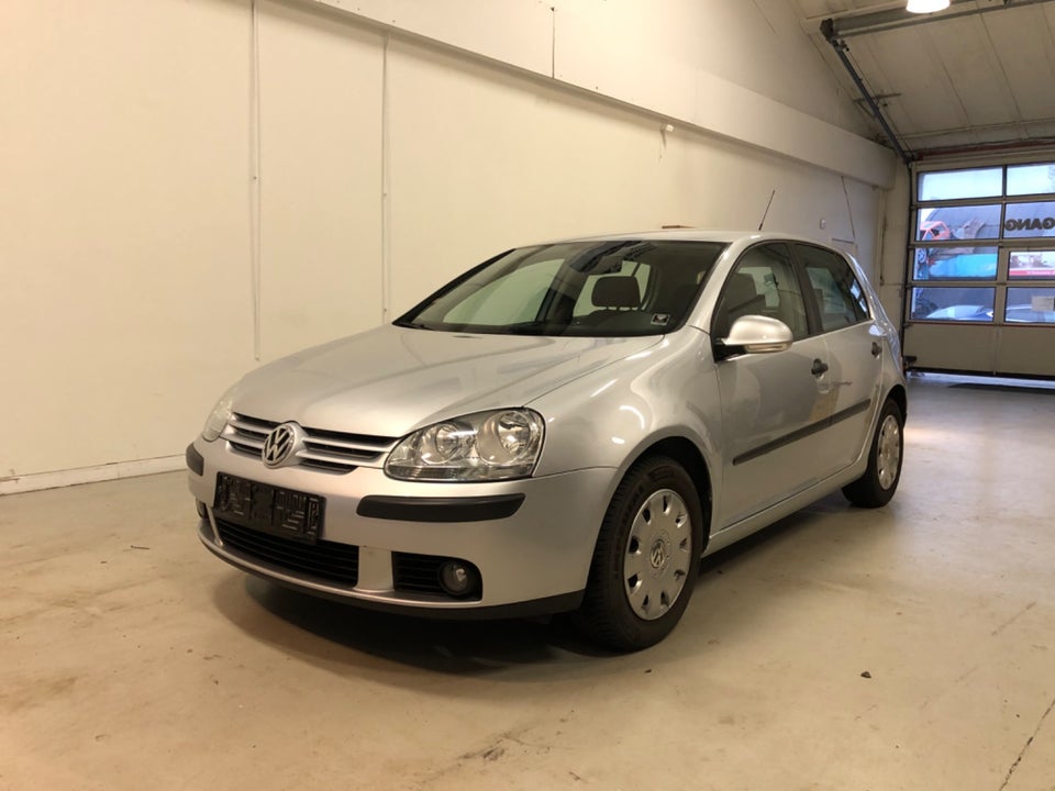 VW Golf V 1,6 FSi Trendline 5d