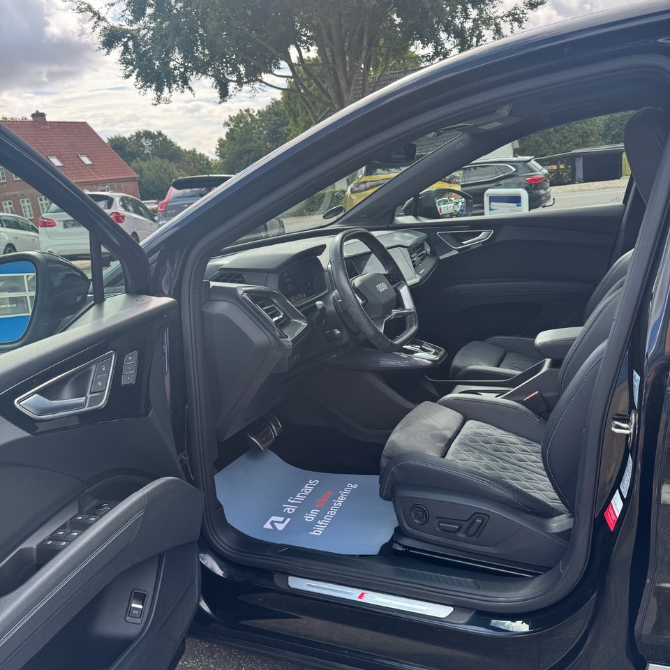 Audi Q4 e-tron 50 S-line quattro 5d