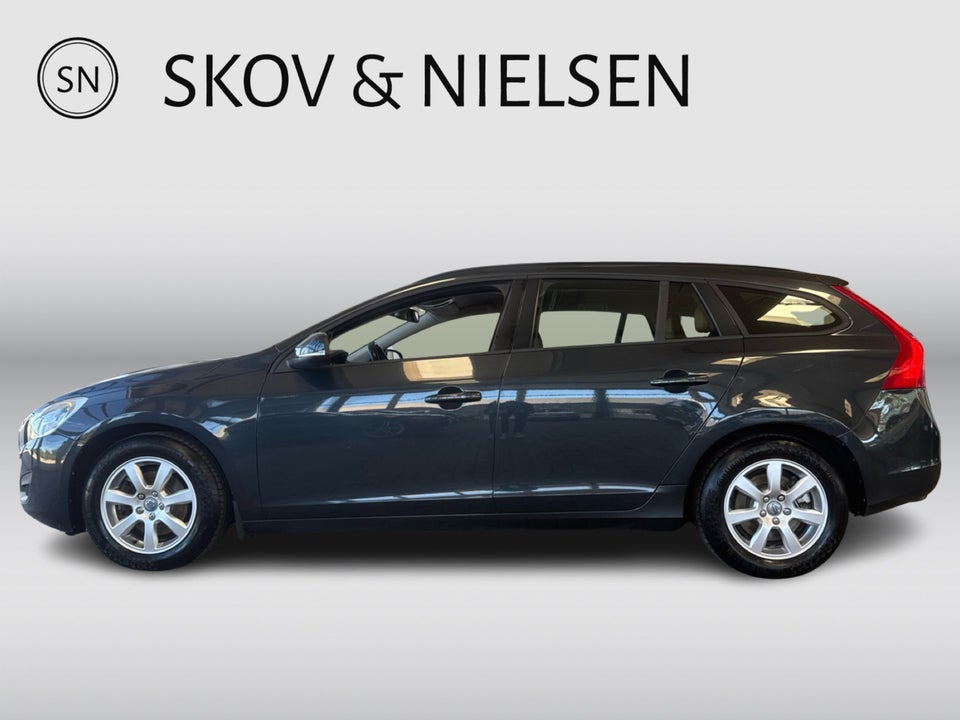 Volvo V60 1,6 DRIVe Momentum 5d