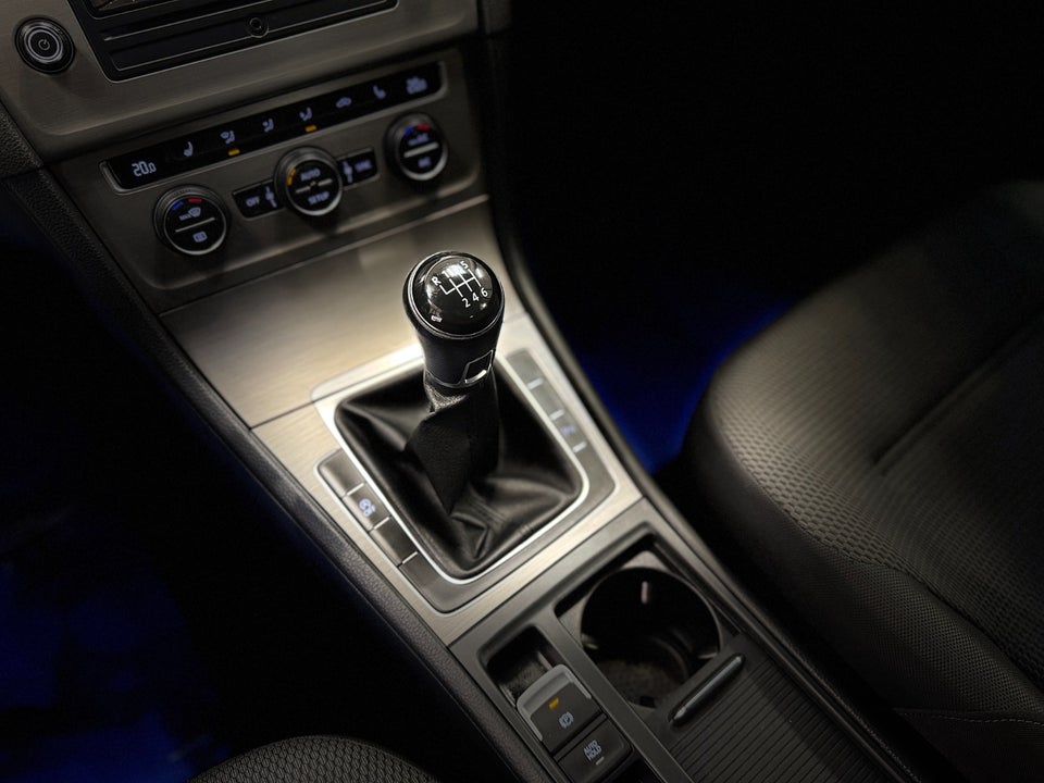 VW Golf VII 1,4 TSi 122 Comfortline BMT 5d