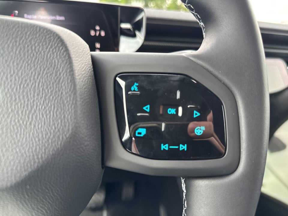 Ford Explorer 77 Premium Extended Range 5d