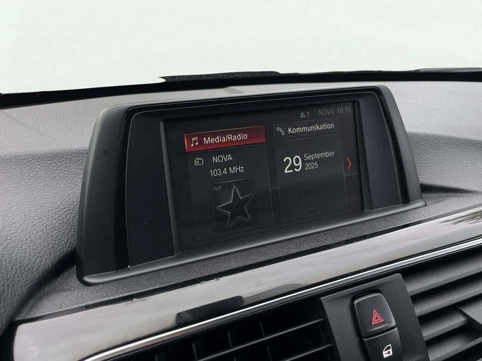 BMW 320i 2,0 Touring aut. 5d