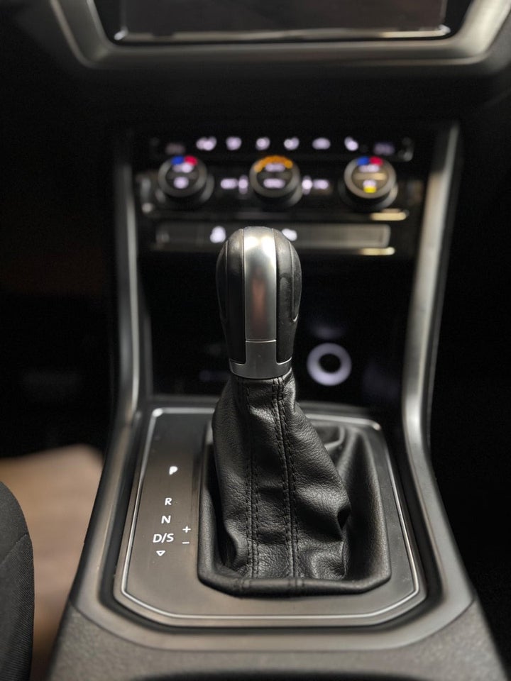 VW Touran 1,6 TDi 115 Highline DSG 7prs 5d