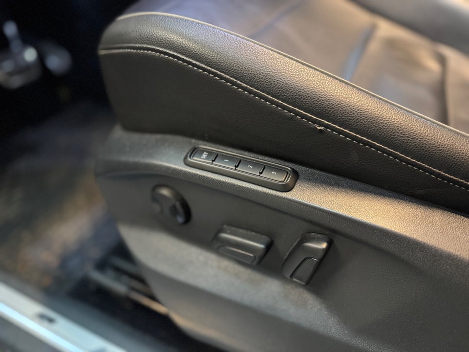 VW Tiguan 2,0 TDi 240 R-line DSG 4Motion 5d