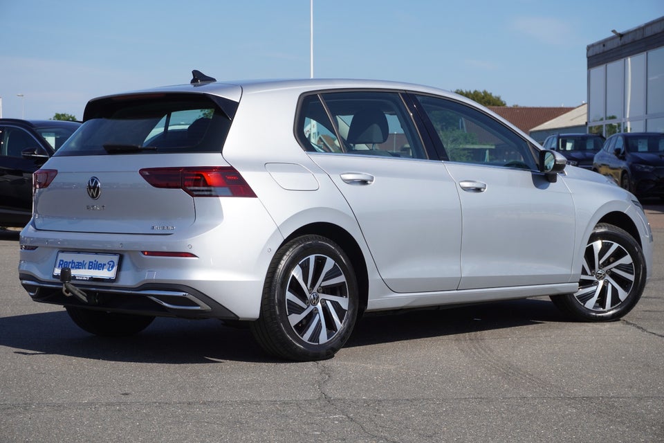 VW Golf VIII 1,4 eHybrid DSG 5d