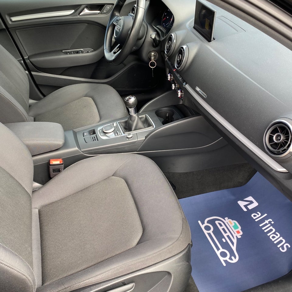 Audi A3 1,6 TDi 110 Sportback 5d