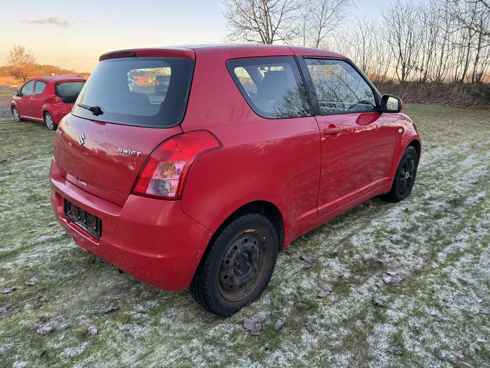 Suzuki Swift 1,3 GL 3d